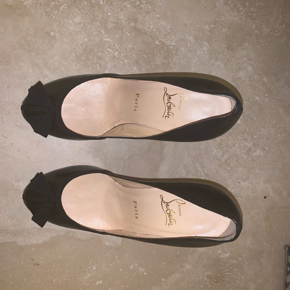 Christian Louboutin heels - 100 black with bow